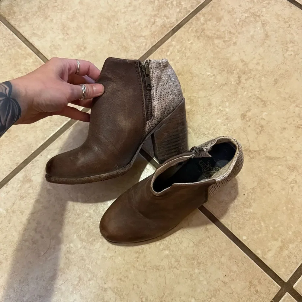 Freebird Darius heeled booties size 5